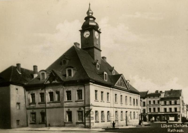 Rathaus Lüben mit altem Anbau