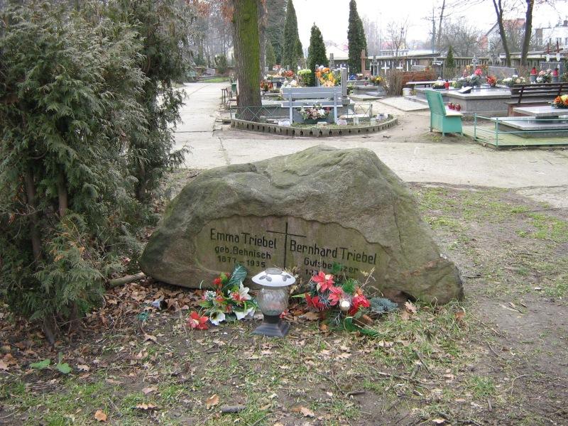 Gedenkstein für Emma und Bernhard Triebel
