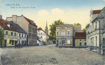 rechts: Gasthaus zur Stadt Liegnitz