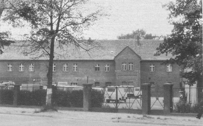 Gebäude der ehemaligen kleinen Dragonerkaserne Lüben in den 1970er Jahren
