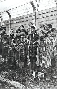 Kinder im Konzentrationslager