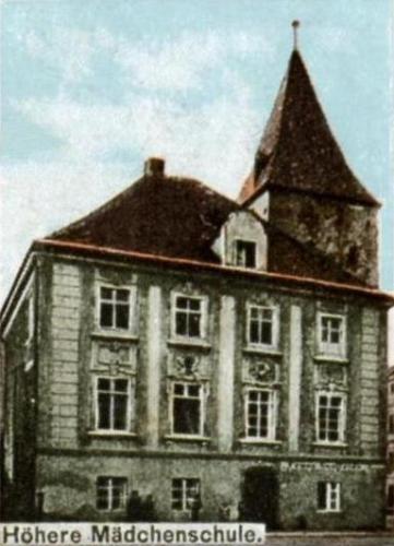 Höhere Mädchenschule im Habsburger Haus neben dem Pulverturm