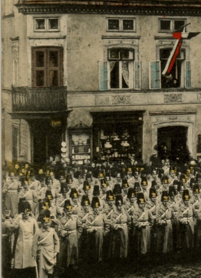 Auschnitt aus einem Bild von der Dragonerparade um 1900