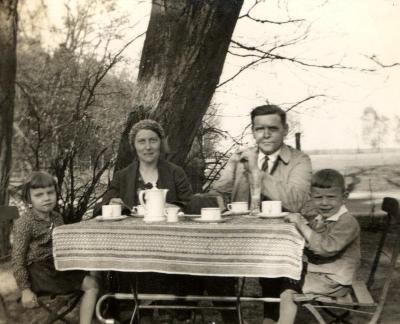 1935 Familie Hain bei einem Ausflug in die Oberförsterei