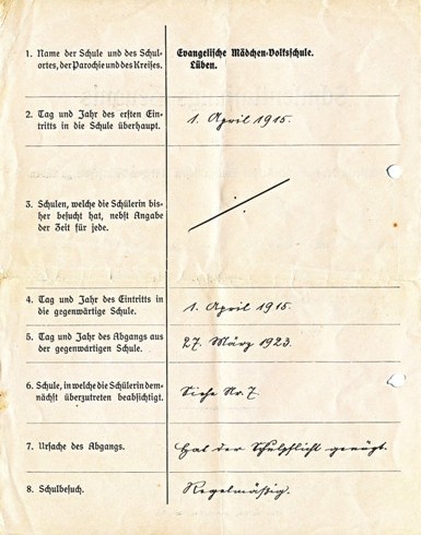 Volkschul-Abschlusszeugnis von Elsa Siebenhaar aus dem Jahr 1923