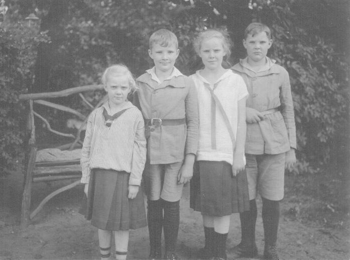 Hilde, Konrad, Inge, Günther Feige um 1926