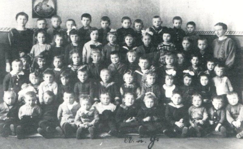 Lübener Kindergarten, auch Spielschule genannt, um 1924