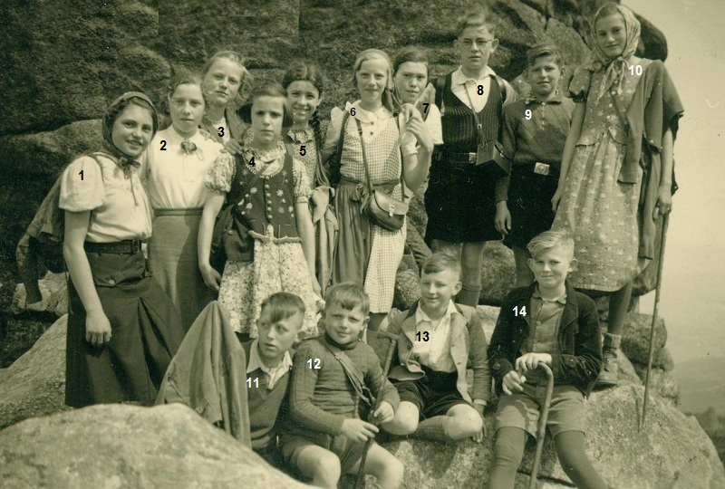 Katholische Volksschüler des Jahrgangs 1925/26 im Riesengebirge