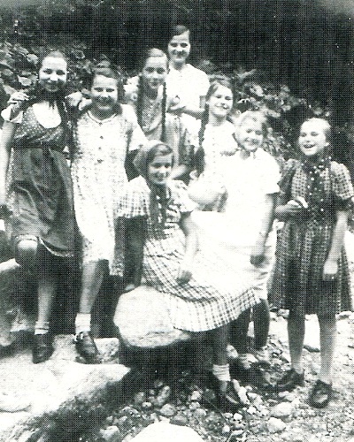 Lübener Volksschülerinnen der Jahrgänge 1925/26
