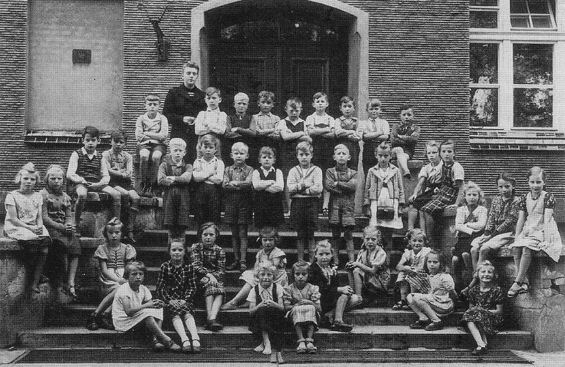 Lübener Volksschüler der Jahrgänge 1934/35 um 1944