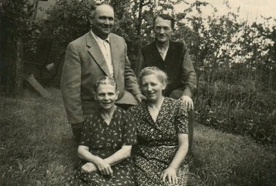 Meine Eltern mit dem Ehepaar John 1956