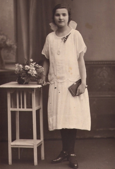 Gertrud am Tag ihrer Konfirmation im Jahr 1925.