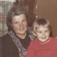 Enkelin Petra mit Oma Gertrud