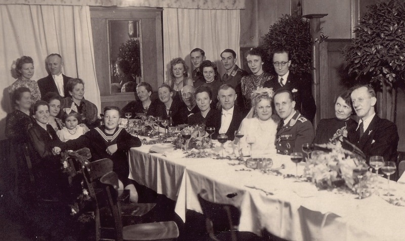 Hochzeitsgäste am 16.2.1943