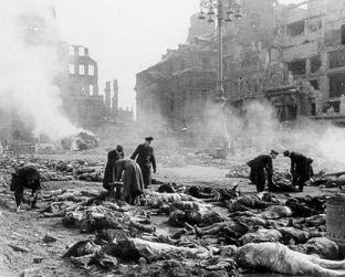 Das von den Alliierten bombardierte Dresden