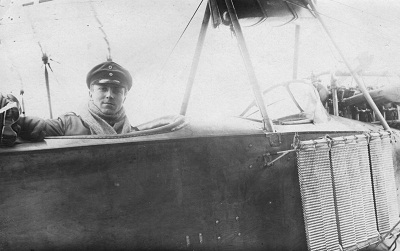 Wilhelm Przibilla im Cockpit einer Maschine