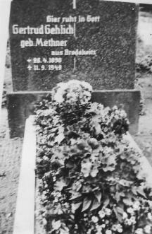 Grab der Mutter Gertrud Gehlich, 26.4.1890-11.9.1942