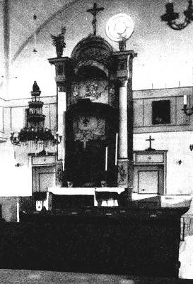 Inneres der evangelischen Kirche zu Klein-Gaffron mit Blick auf den Altar