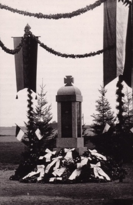 Einweihung des Kriegerdenkmals Groß Kotzenau im Jahr 1924