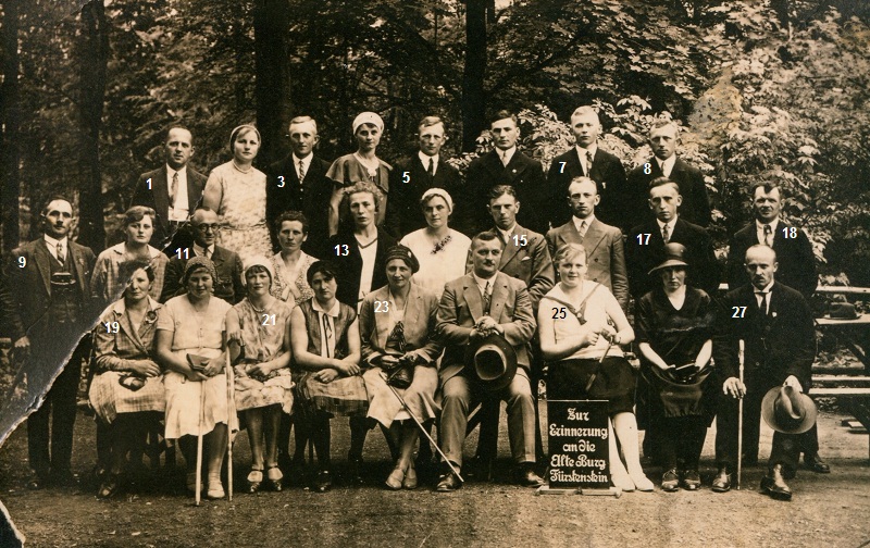 Ausflug des Herzogswaldauer Gesangsvereins unter Leitung von Lehrer Paul Primke zur Alten Burg Fürstenstein im Jahr 1930