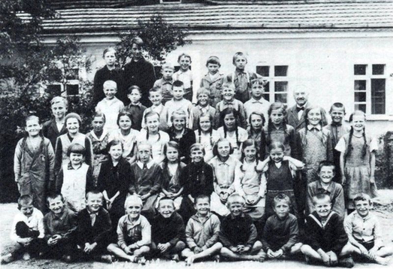 Katholische Volksschule in Kaltwasser 1934