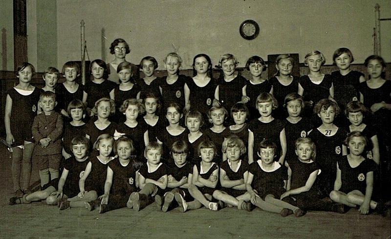 Mädchen der Deutschen Turnerschaft Kotzenau 1931