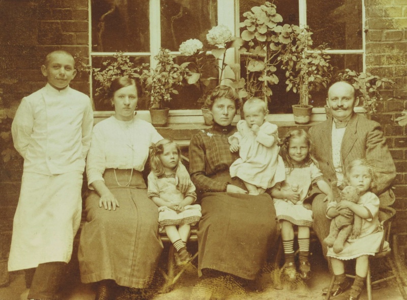 Familie des Konditormeisters Max Vetterlein im Jahr 1914