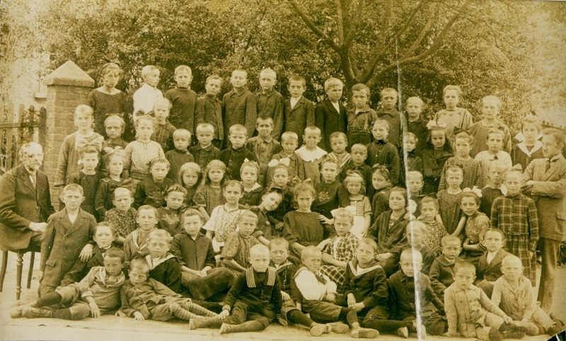 Töschwitzer Lehrer und Schüler 1928